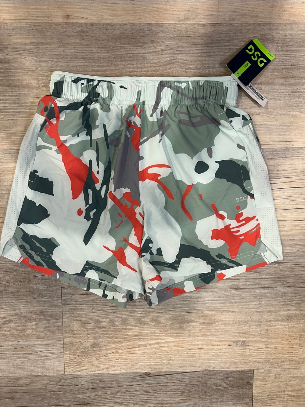 DSG Men’s Stride Camo Athletic Shorts — White, Green & Red.  NWT